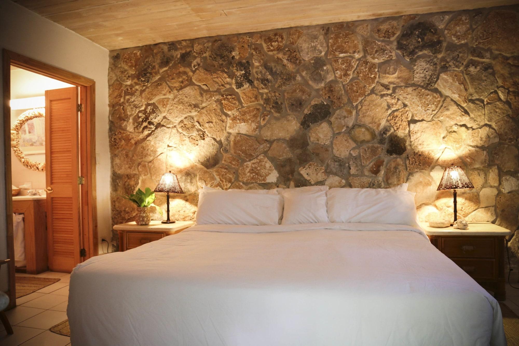Tingum Village Hotel Dunmore Town Exterior foto