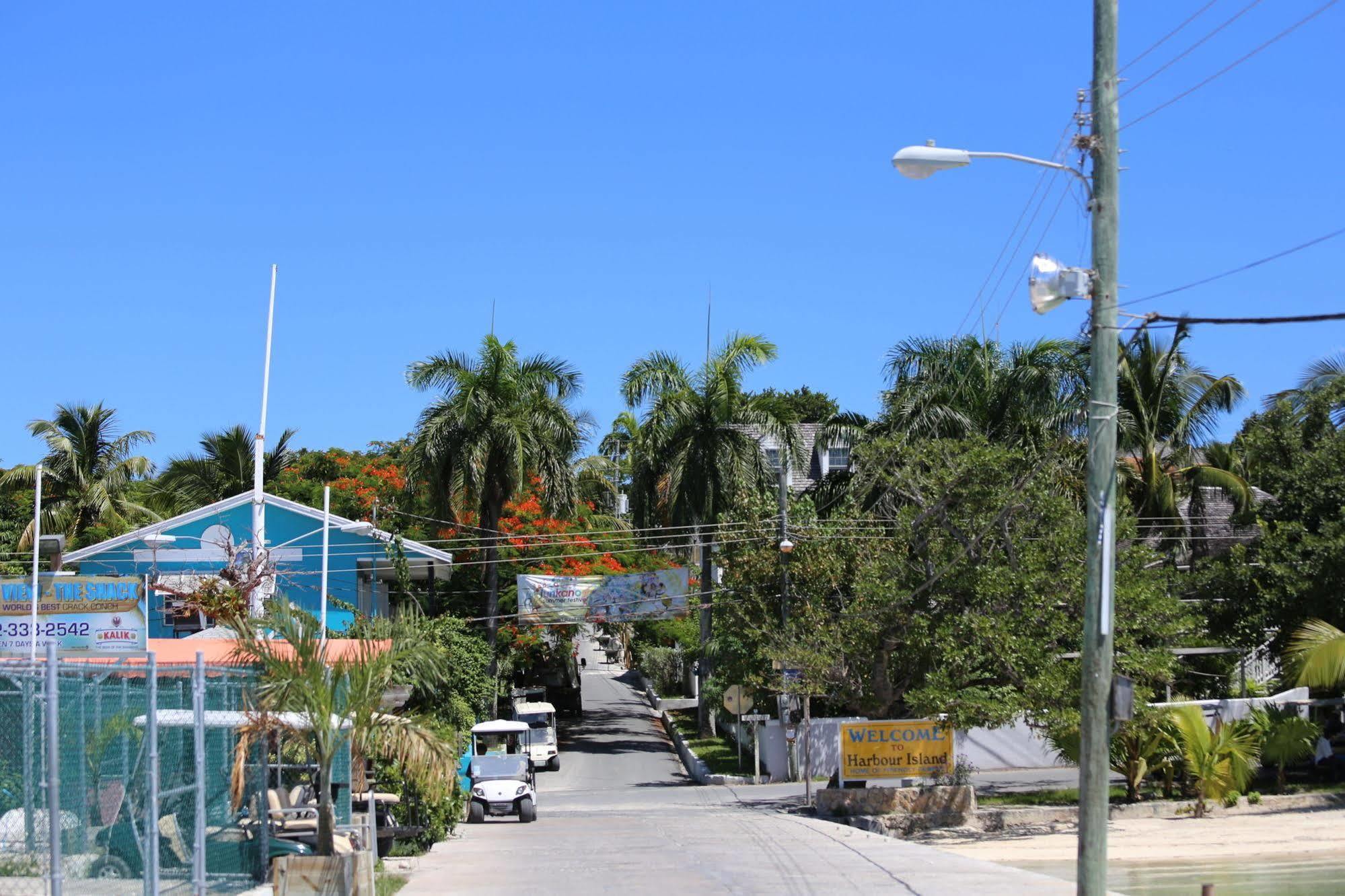 Tingum Village Hotel Dunmore Town Exterior foto